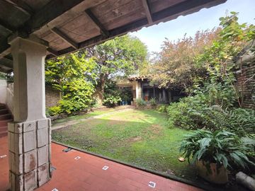 CASA 4 DORMITORIOS CON JARDIN Y COCHERA EN OLIVOS