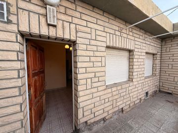 VENTA CASA PLANTA BAJA B° BOUQUETE ROLDAN
