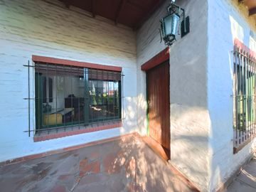 VENTA LOTE 550M2 ZONIFICACION UCA EN PILAR CENTRO