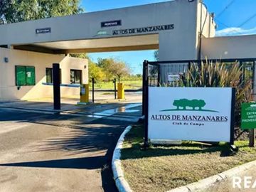 Terreno En Venta En Altos De Manzanares, Pilar