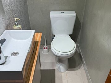 Casa 3 ambientes CON QUINCHO Y TERRAZA en CASEROS