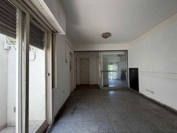 VENTA PH 3 AMB C TERRAZA PATIO Y BALCÓN EN LINIERS