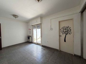 VENTA PH 3 AMB C TERRAZA PATIO Y BALCÓN EN LINIERS