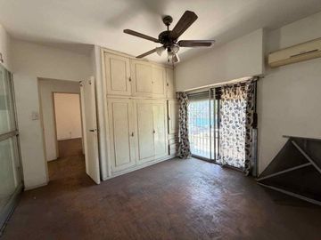VENTA PH 3 AMB C TERRAZA PATIO Y BALCÓN EN LINIERS