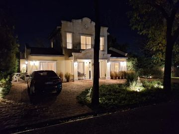 VENTA CASA 4 AMBIENTES ING MASCHWITZ LA ARBOLEDA