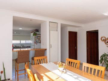 CASA EN VENTA BERISSO 2 DORMITORIOS PATIO COCHERAS