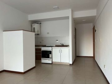 ALQUILER MONOAMBIENTE BALCÓN