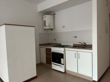 ALQUILER MONOAMBIENTE BALCÓN