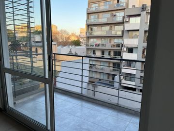 ALQUILER MONOAMBIENTE BALCÓN
