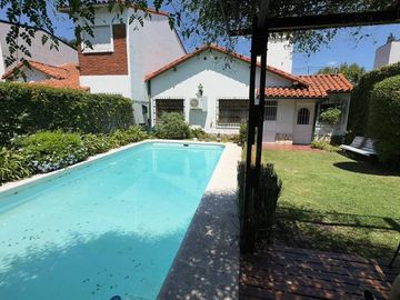 VENTA CASA 4 AMBIENTES HURLINGHAM