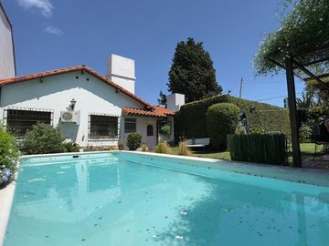 VENTA CASA 4 AMBIENTES HURLINGHAM
