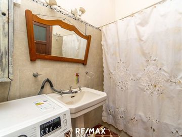 VENTA LOTE + CASAS + LOCAL EN EL MACROCENTRO