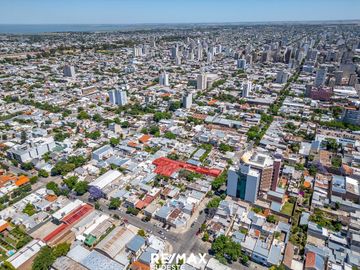VENTA LOTE + CASAS + LOCAL EN EL MACROCENTRO