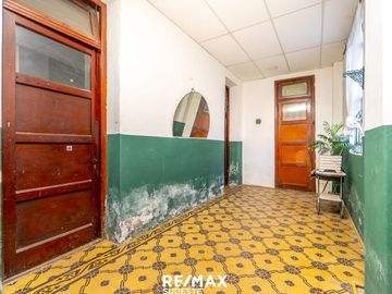 VENTA LOTE + CASAS + LOCAL EN EL MACROCENTRO