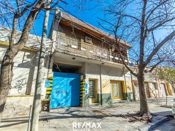VENTA LOTE + CASAS + LOCAL EN EL MACROCENTRO