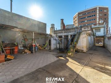VENTA LOTE + CASAS + LOCAL EN EL MACROCENTRO