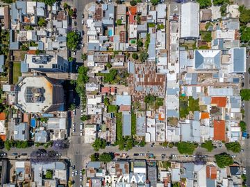 VENTA LOTE + CASAS + LOCAL EN EL MACROCENTRO