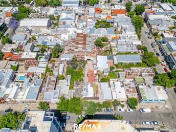 VENTA LOTE + CASAS + LOCAL EN EL MACROCENTRO
