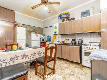 VENTA LOTE + CASAS + LOCAL EN EL MACROCENTRO
