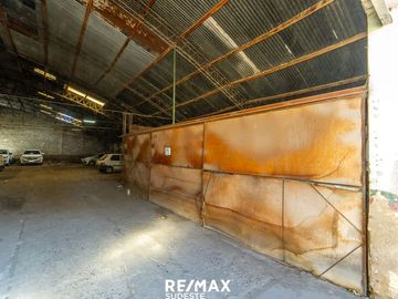 VENTA LOTE + CASAS + LOCAL EN EL MACROCENTRO