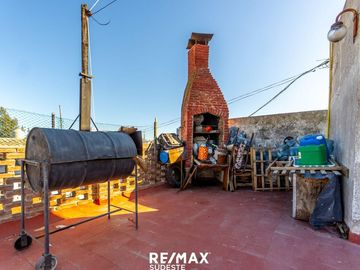 VENTA LOTE + CASAS + LOCAL EN EL MACROCENTRO