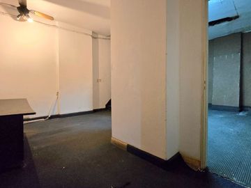 Venta Local 205 m2 totales deposito San Nicolas