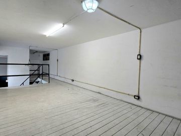 Venta Local 205 m2 totales deposito San Nicolas