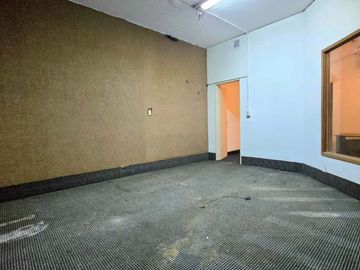 Venta Local 205 m2 totales deposito San Nicolas