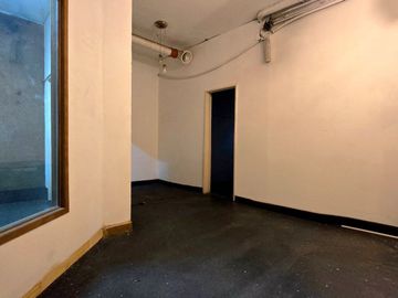 Venta Local 205 m2 totales deposito San Nicolas