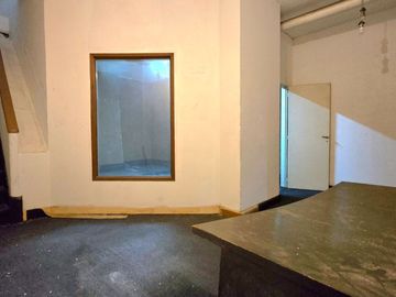 Venta Local 205 m2 totales deposito San Nicolas