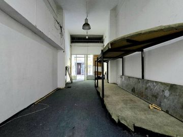 Venta Local 205 m2 totales deposito San Nicolas