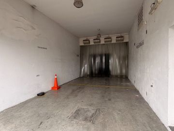 Alquiler depósito c/ oficinas Racks MORON