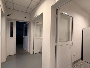 Alquiler depósito c/ oficinas Racks MORON