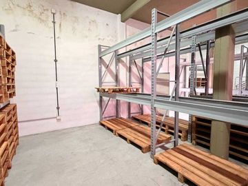 Alquiler depósito c/ oficinas Racks MORON