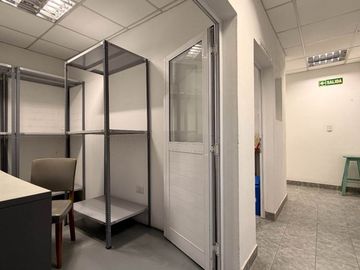 Alquiler depósito c/ oficinas Racks MORON