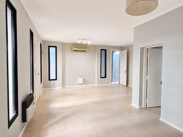 Casa + Consultorio IndependT 140M2 Rioja Urquiza