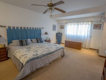 CASA TRIPLEX MARTINEZ 5 AMB COCHERA Y QUINCHO
