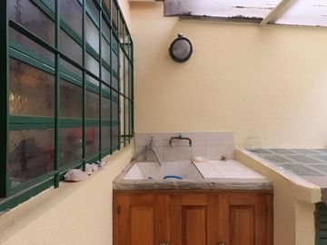 VENTA PH 4 AMB FLORES CON COCHERA CUBIERTA 2 AUTOS