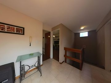 VENTA PH 4 AMB FLORES CON COCHERA CUBIERTA 2 AUTOS
