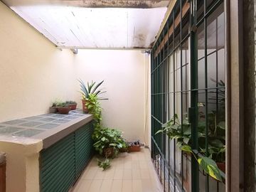 VENTA PH 4 AMB FLORES CON COCHERA CUBIERTA 2 AUTOS