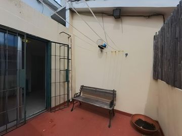 VENTA PH 4 AMB FLORES CON COCHERA CUBIERTA 2 AUTOS