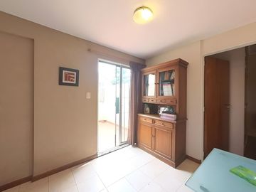 VENTA PH 4 AMB FLORES CON COCHERA CUBIERTA 2 AUTOS