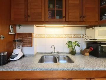 VENTA PH 4 AMB FLORES CON COCHERA CUBIERTA 2 AUTOS