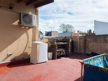 VENTA PH 4 AMBIENTES CON PATIO COCHERA EN WILDE
