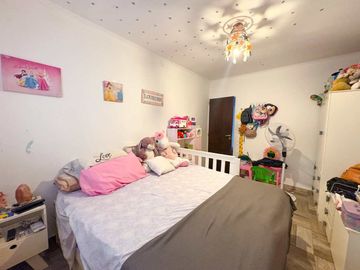 VENTA CASA 3 DORMITORIOS CON PILETA - FISHERTON