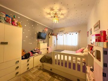 VENTA CASA 3 DORMITORIOS CON PILETA - FISHERTON