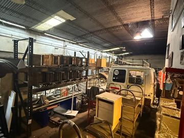 Galpón de 400 mts2 en Alquiler en Avellaneda