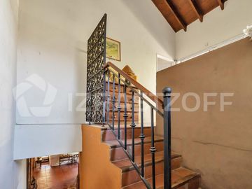 Casa a la venta estilo campo de 5 dormitorios mas playroom - OPORTUNIDAD