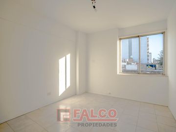 Departamento en Flores - 4 amb con cochera - Directorio 3000