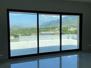 Residencia de Lujo en Aysso  por el Yerbaniz